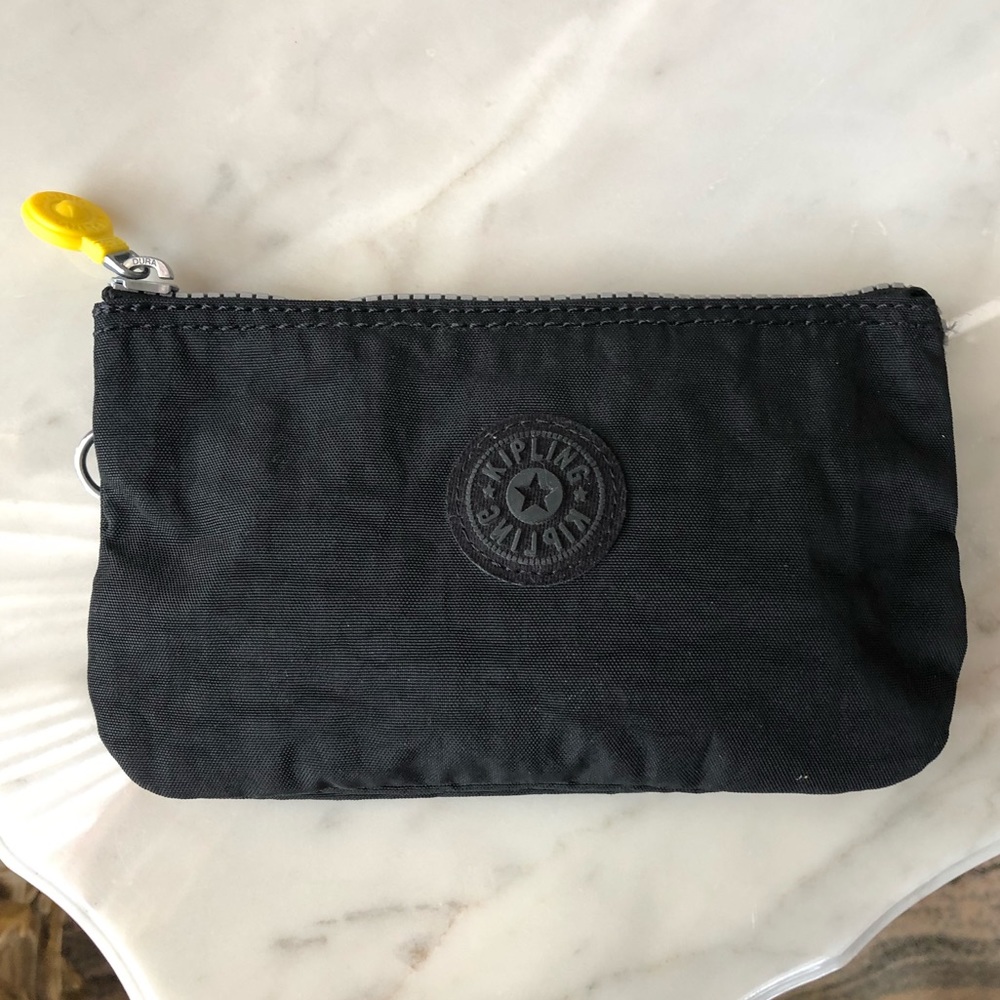 • KIPLING WALLET POUCH •